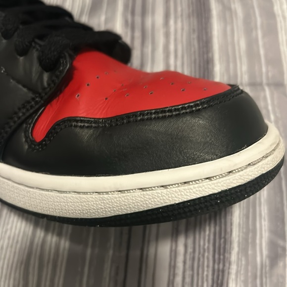Air Jordan 1 Mid Bred Toe Size 11 (Used) - Picture 11 of 16